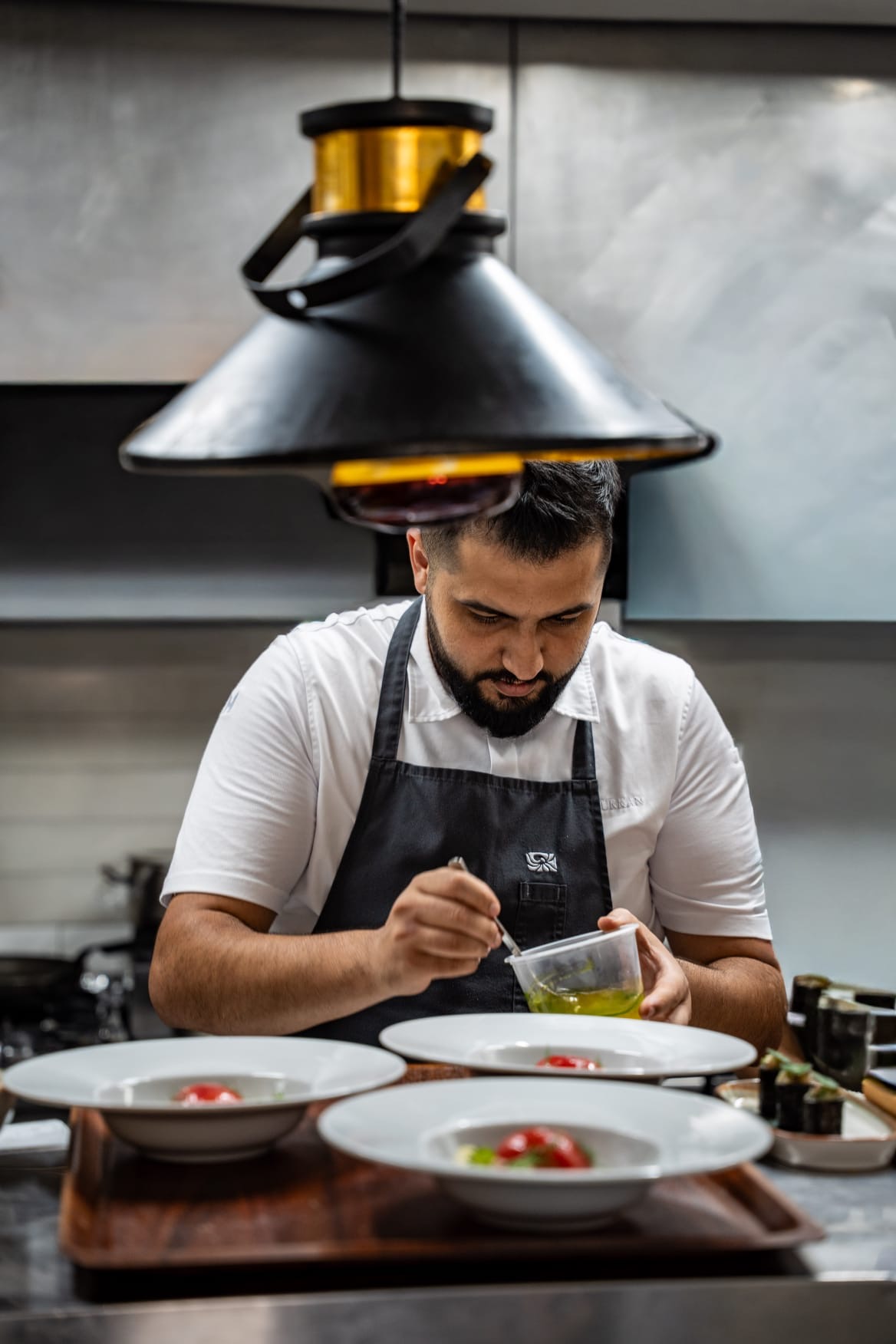 Musto Restaurant mutfağında şef